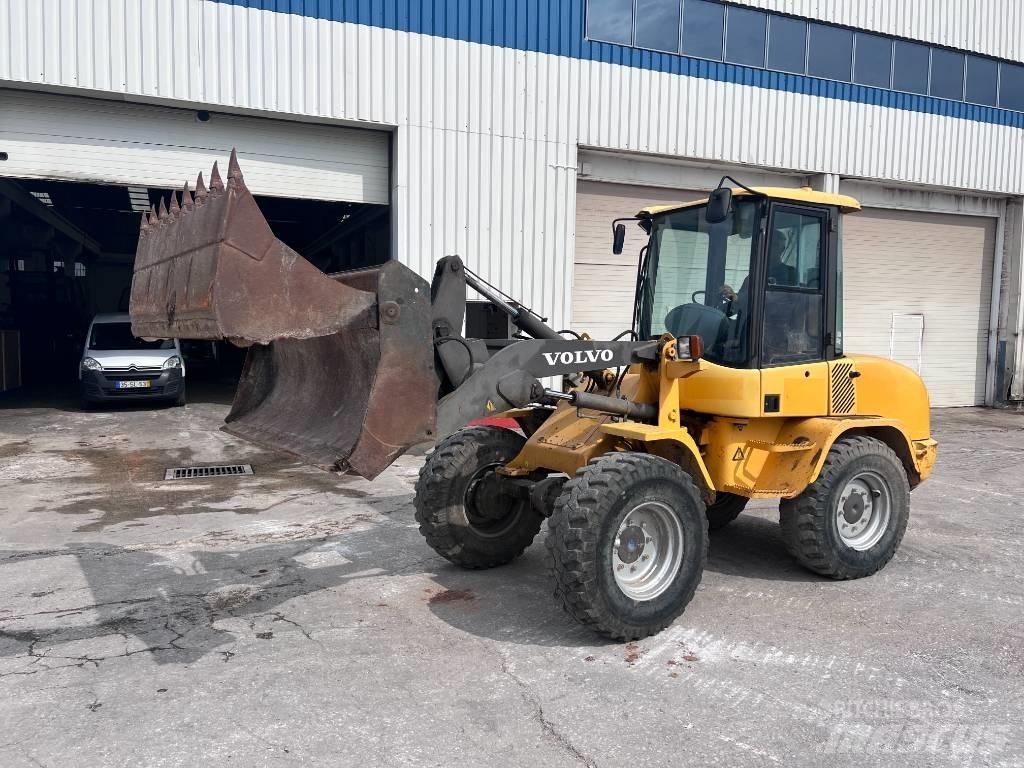 Volvo L 30 B Utovarivači na točkove