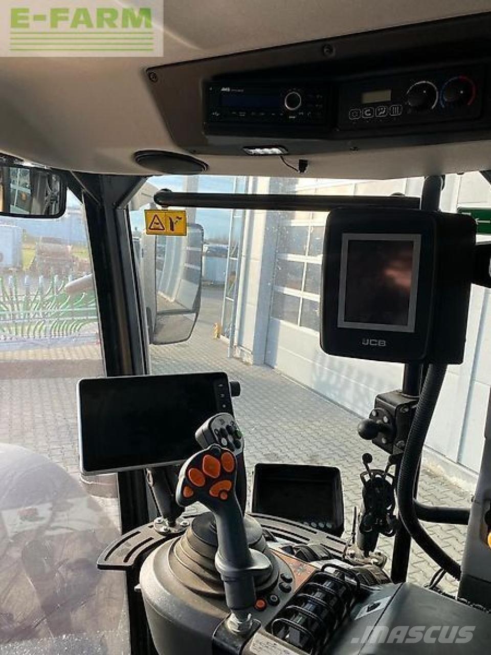 JCB 4220 fatsrac Traktori