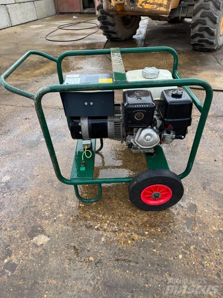 Harrington 3.8KVA Benzinski generatori