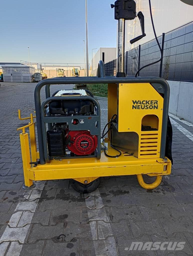Wacker Neuson LBM 1 Rasvetni stubovi