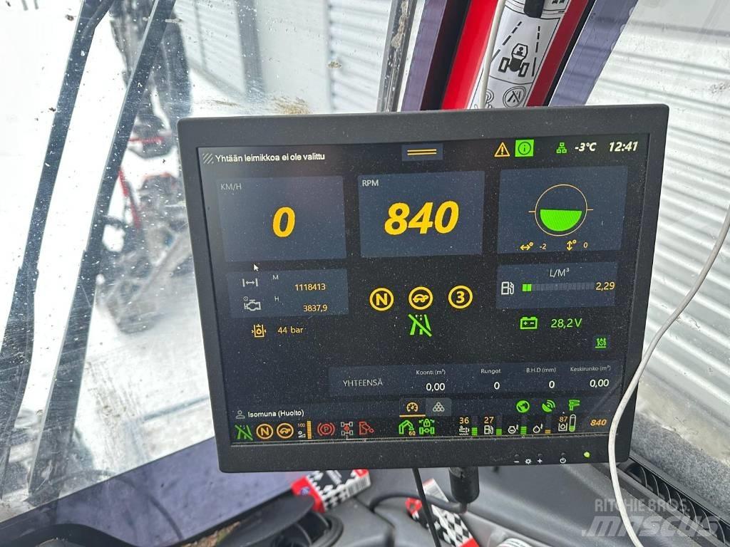 Komatsu 931 XC Harversteri