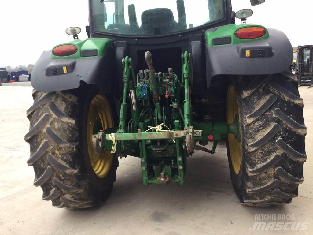 John Deere 6130R Traktori