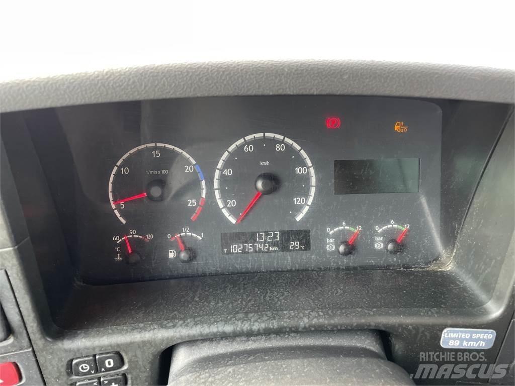 Scania P340 8x4 Kamioni sa kranom