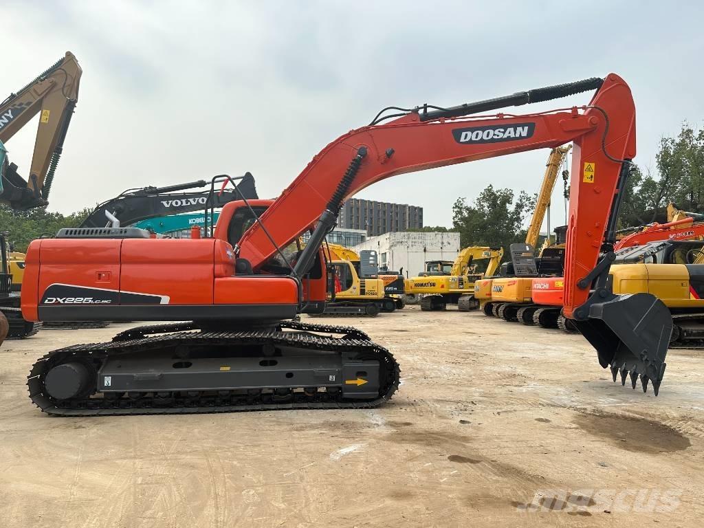 Doosan DX 225 LC-9 Bageri guseničari