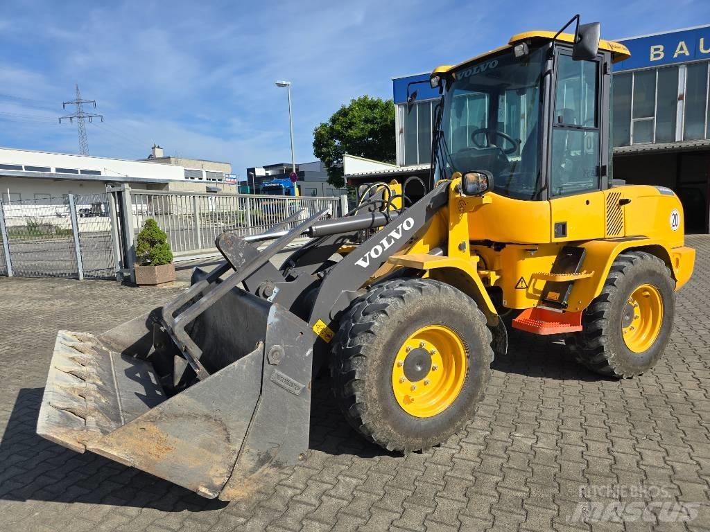 Volvo L 30 G Utovarivači na točkove