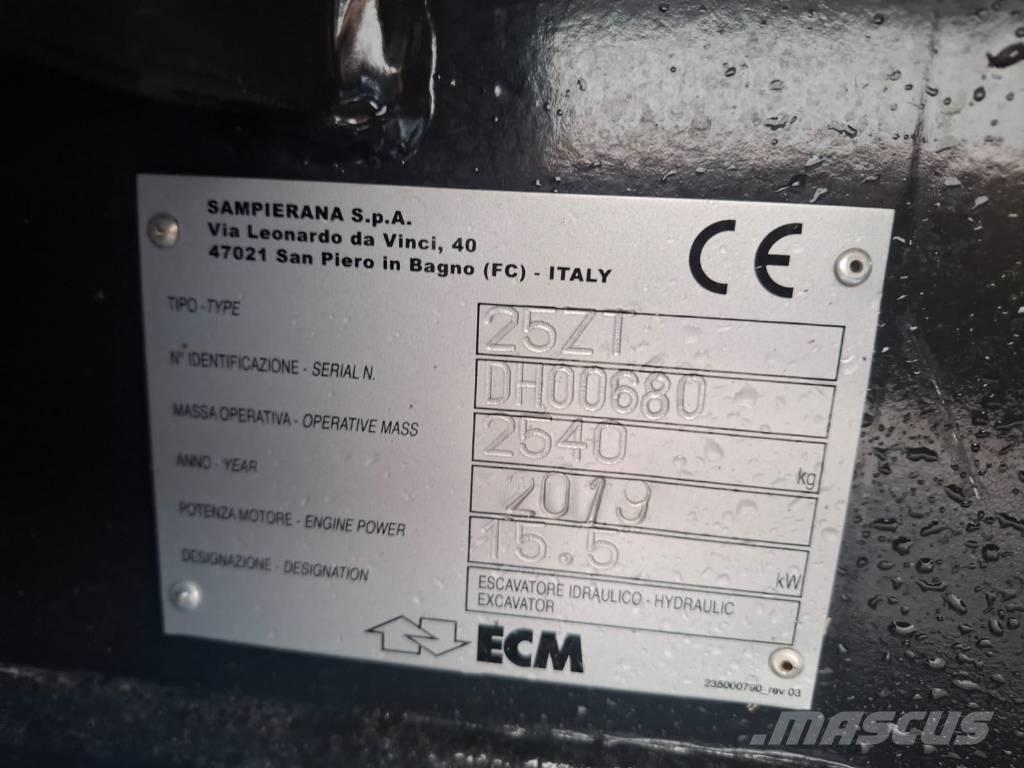 ECM 25 ZT Mini bageri < 7t