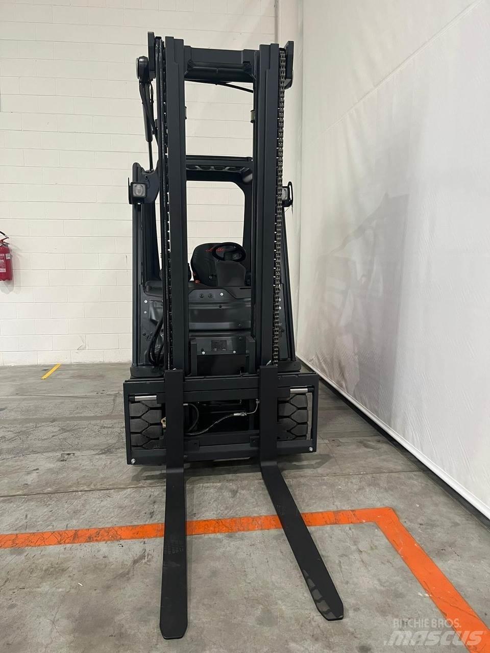 Linde E30-01 Električni viljuškari