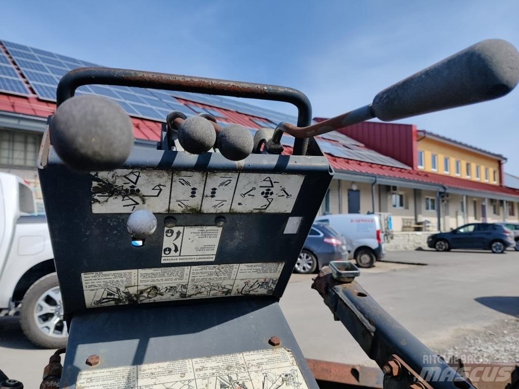 Bobcat S750 Utovarne korpe