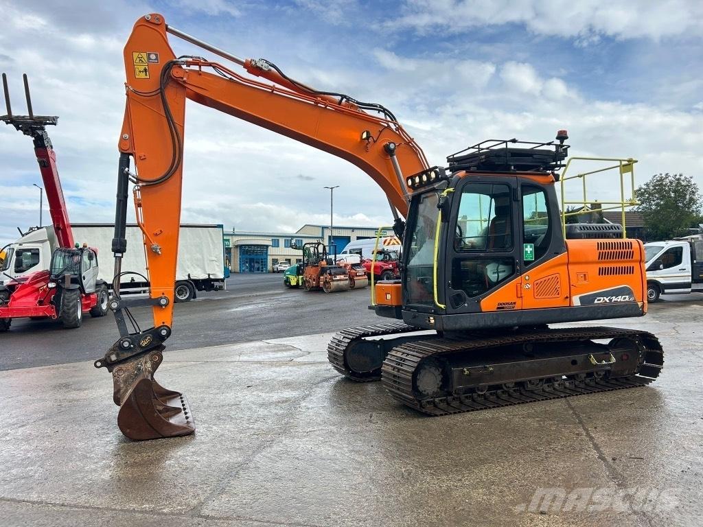 Doosan DX140 LC Bageri guseničari