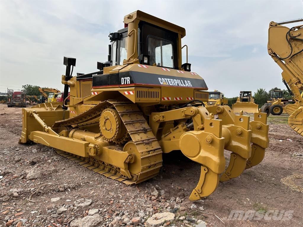 CAT D7R Buldožeri guseničari