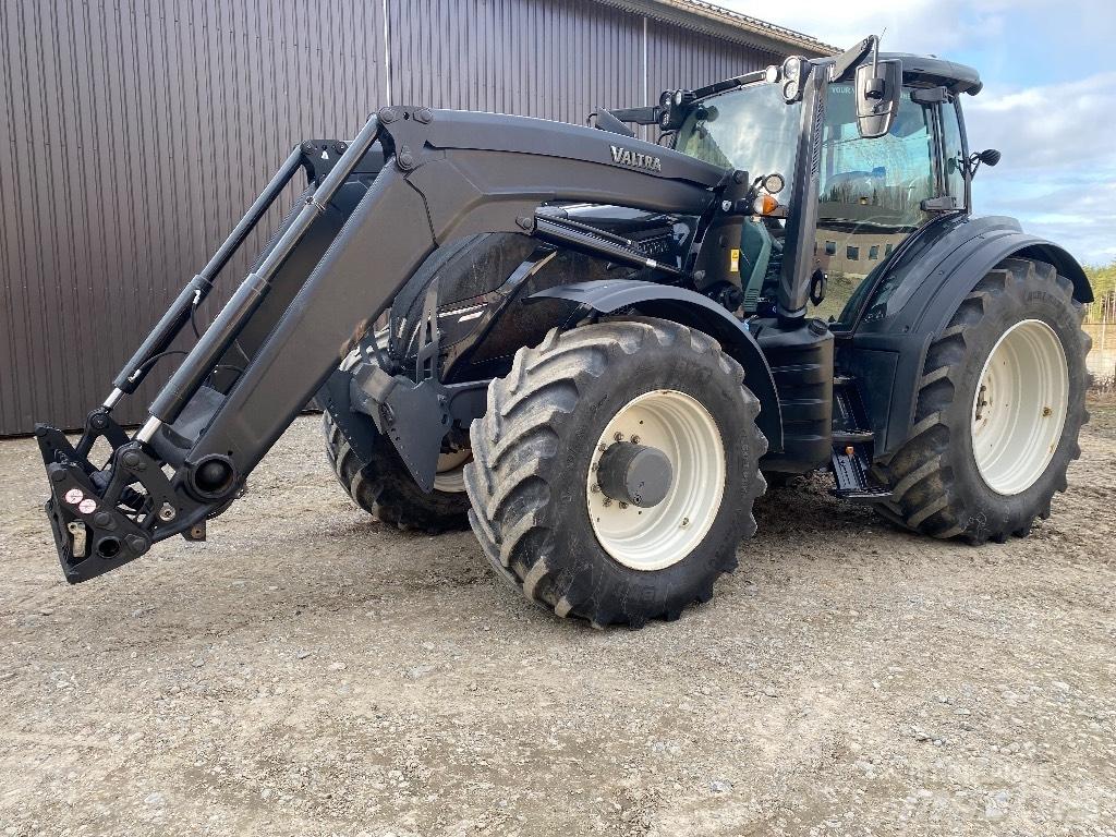 Valtra T 254 V Traktori