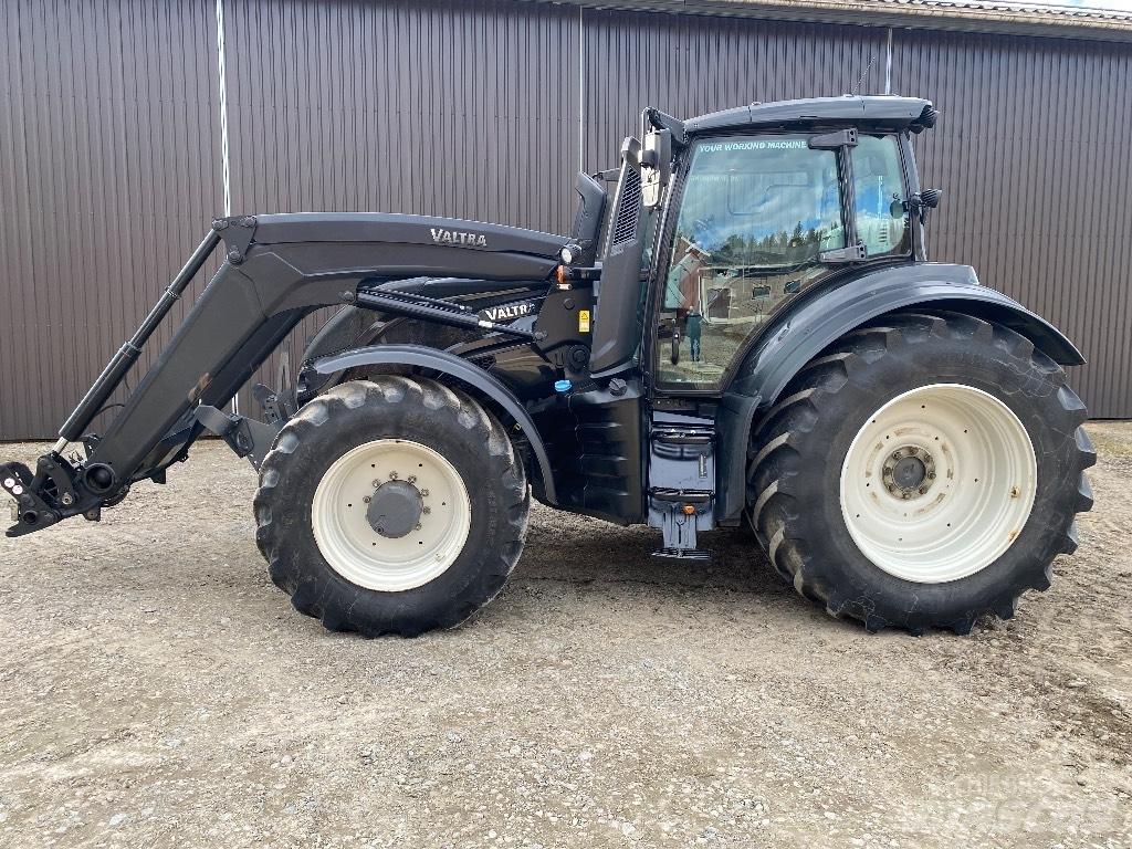 Valtra T254 V Traktori