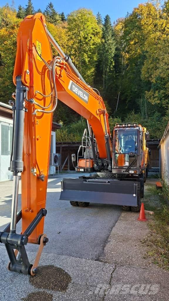 Develon DX 210 W-7 Bageri točkaši