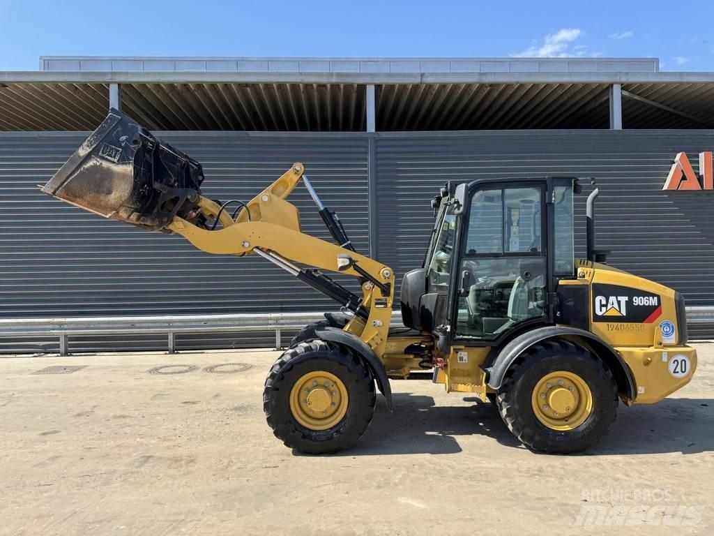 CAT 906M Utovarivači na točkove