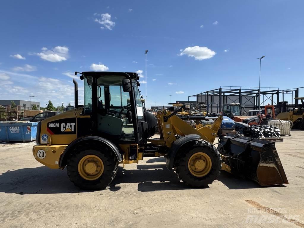 CAT 906M Utovarivači na točkove