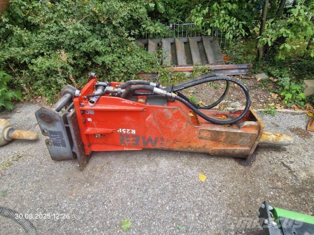 Rammer R25P Čekići