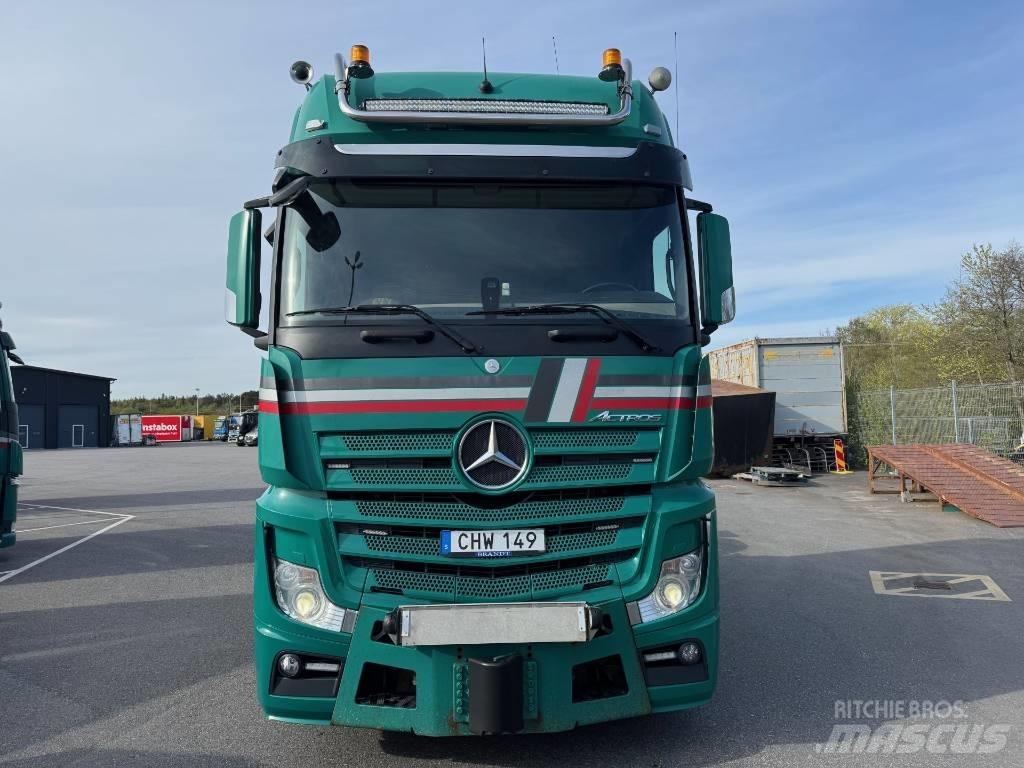 Mercedes-Benz  Tegljači