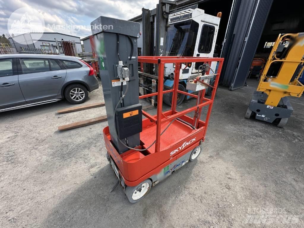 SkyJack SJ 12 Jarbolne penjajuće platforme