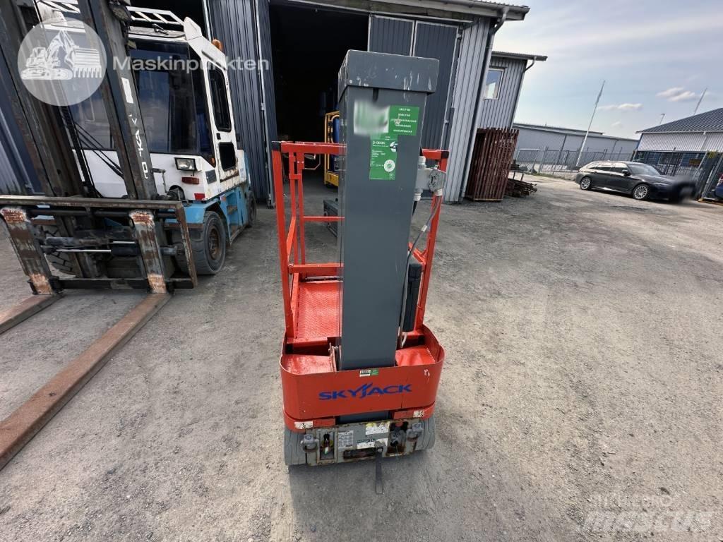 SkyJack SJ 12 Jarbolne penjajuće platforme