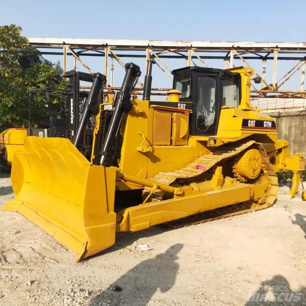 CAT D7H Buldožeri guseničari