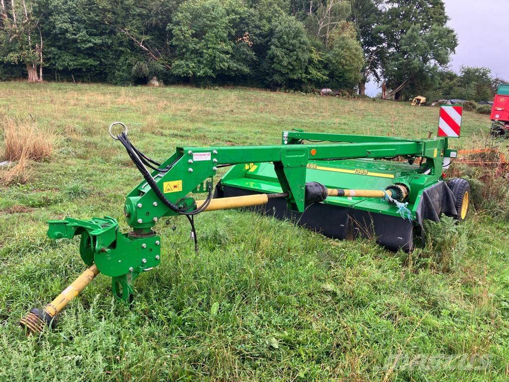 John Deere 1365 Kosilice sa postoljem za vuču