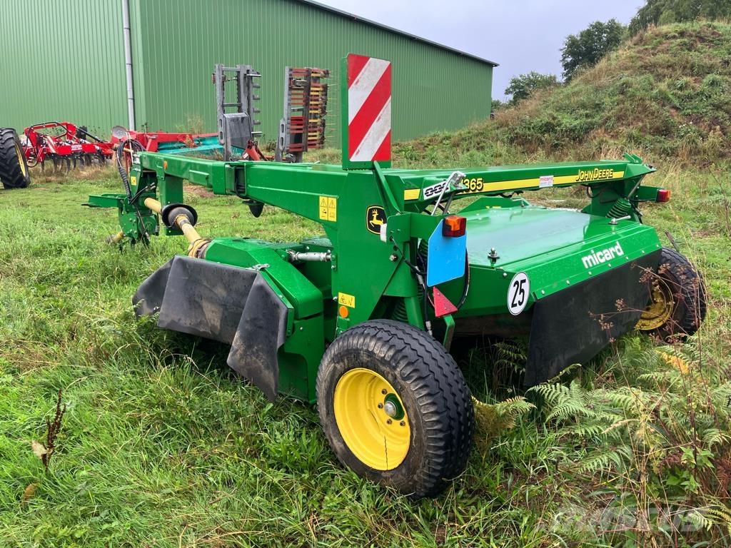 John Deere 1365 Kosilice sa postoljem za vuču