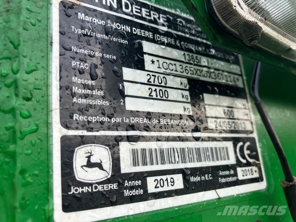John Deere 1365 Kosilice sa postoljem za vuču