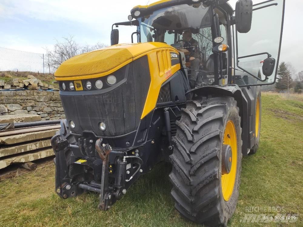 JCB Fastrac 8330 Traktori