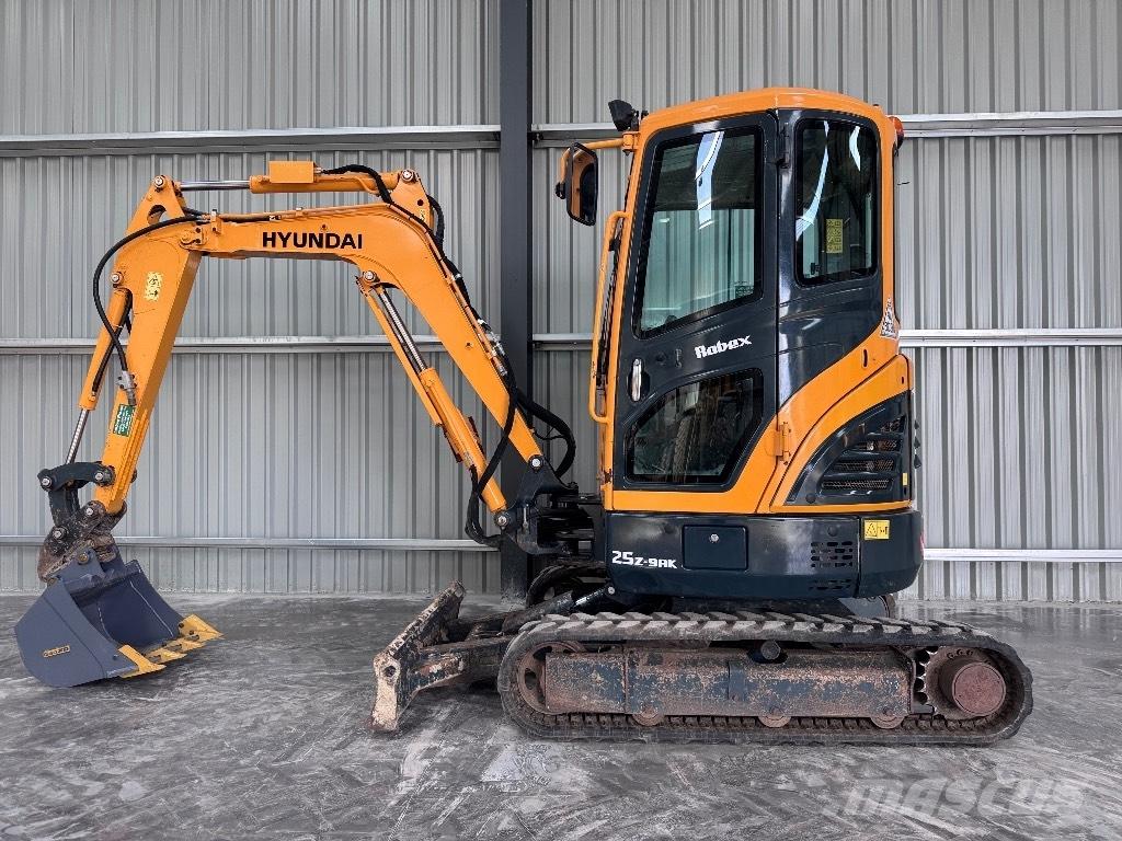 Hyundai R25Z-9 AK Mini bageri < 7t