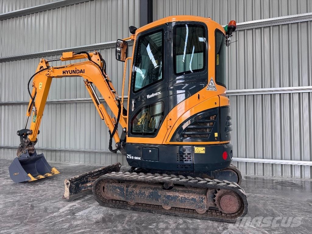 Hyundai R25Z-9 AK Mini bageri < 7t