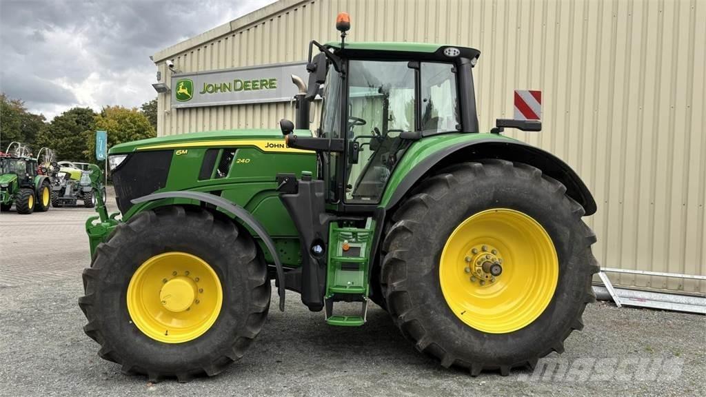 John Deere 6M 240 Traktori