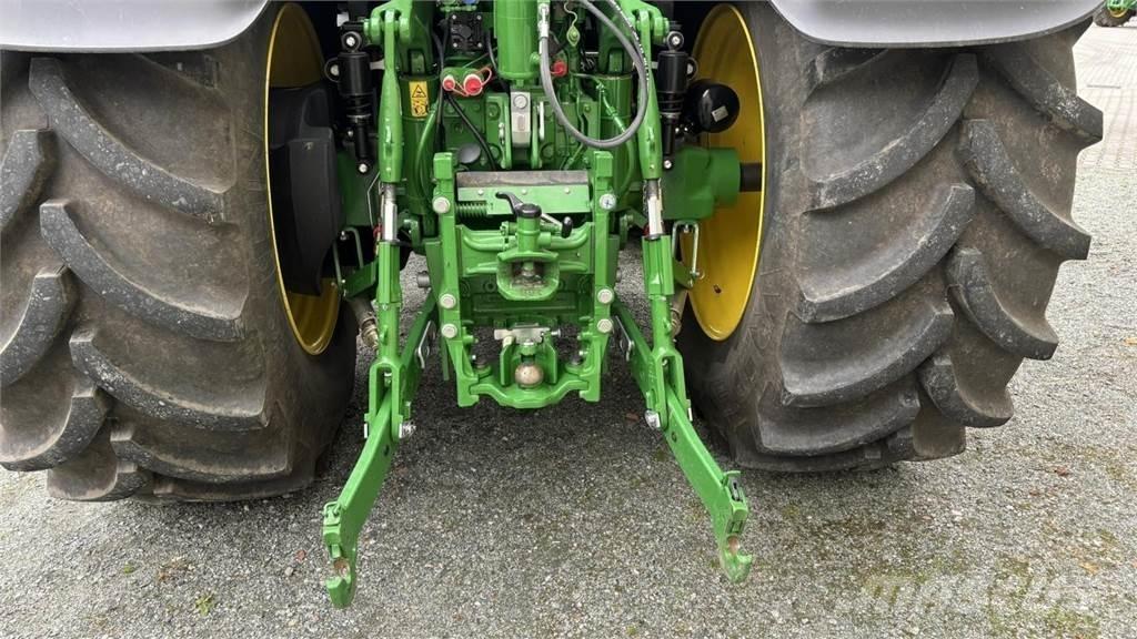 John Deere 6M 240 Traktori