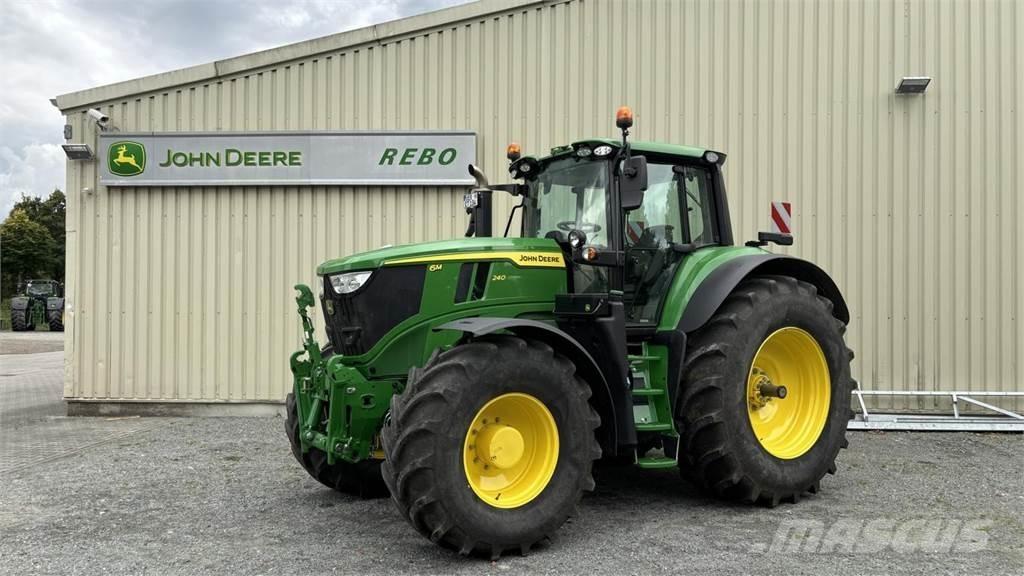 John Deere 6M240 Traktori