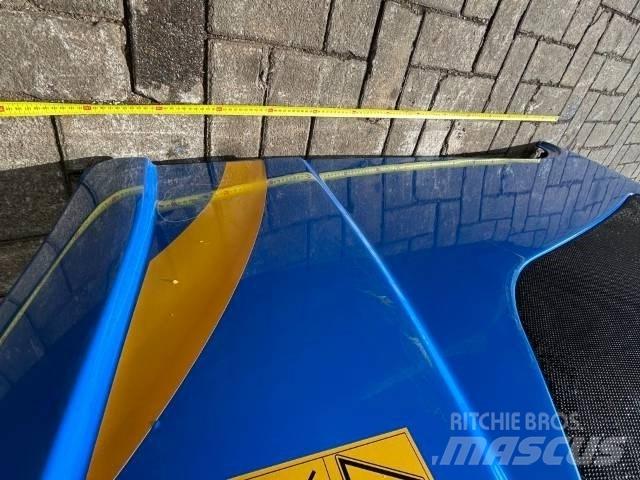 New Holland motorkap Šasija i vešenje
