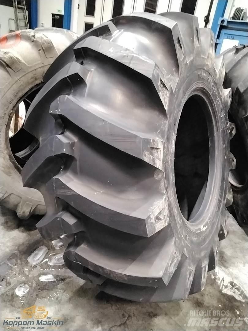Nokian Trs 30,5-32 Gume, točkovi i felne