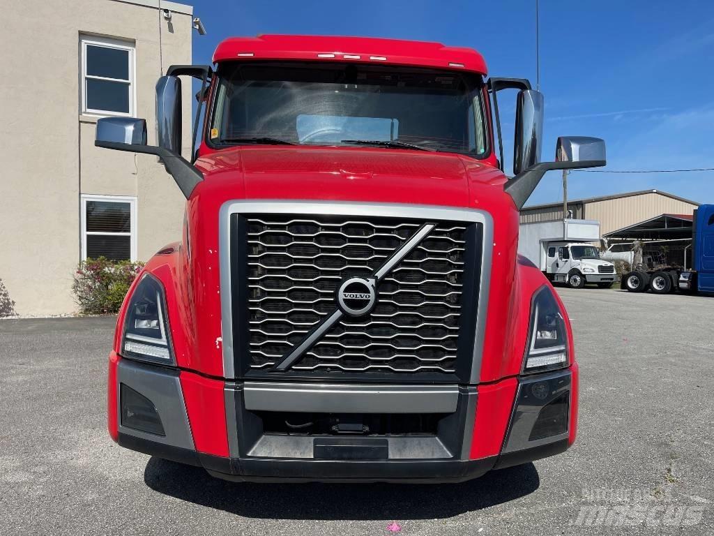 Volvo VNL64T300 Tegljači