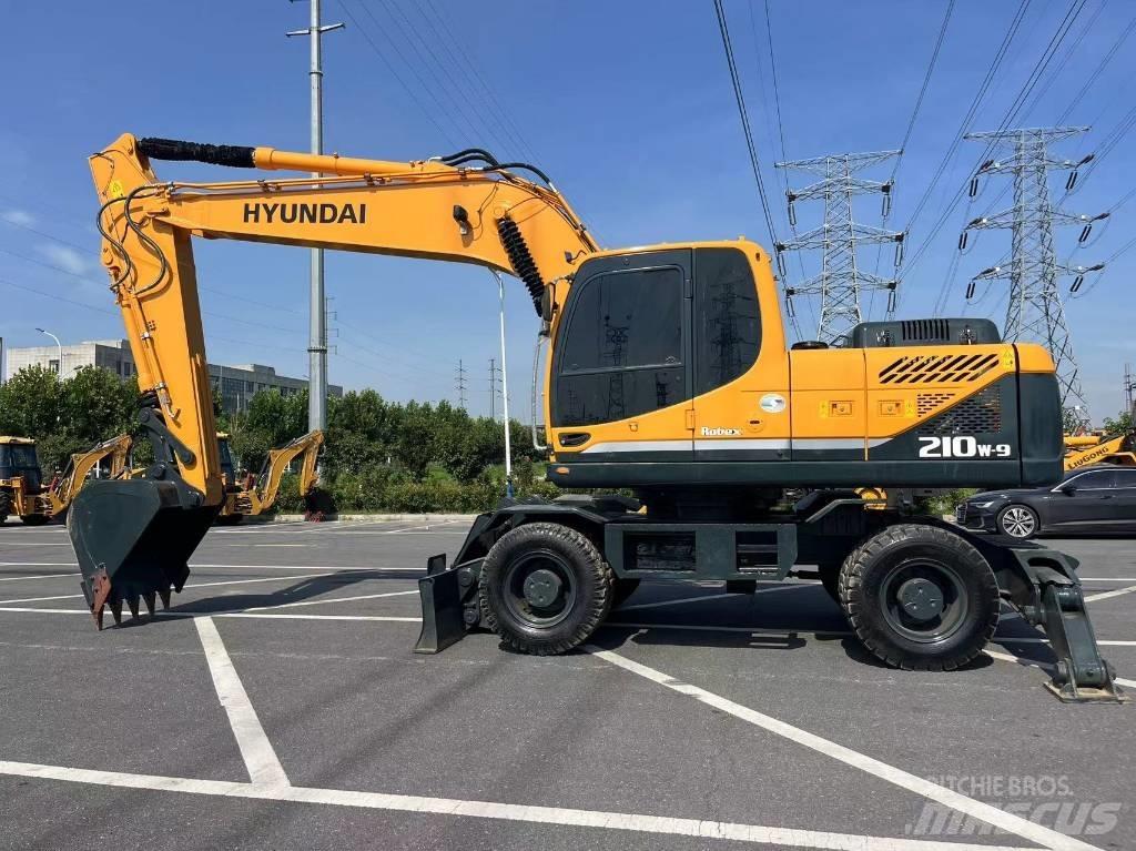 Hyundai R210W-9 Bageri točkaši