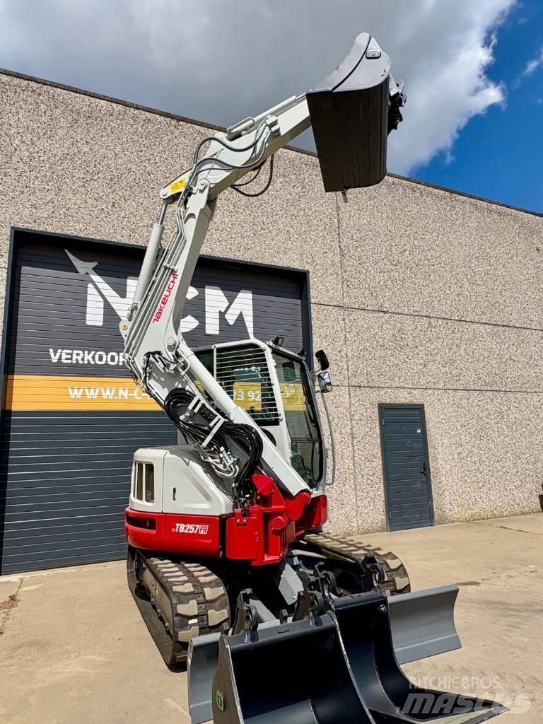 Takeuchi TB 257 FR Mini bageri < 7t