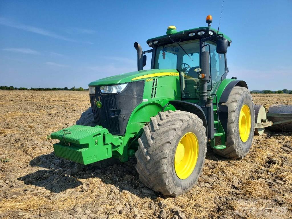 John Deere 7200 R Traktori