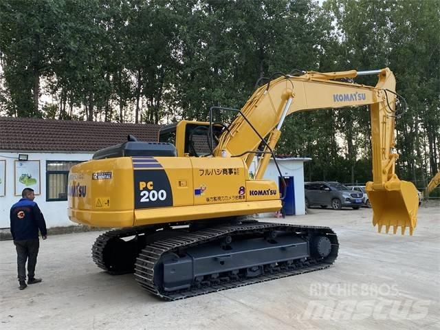 Komatsu PC200-8 Bageri guseničari