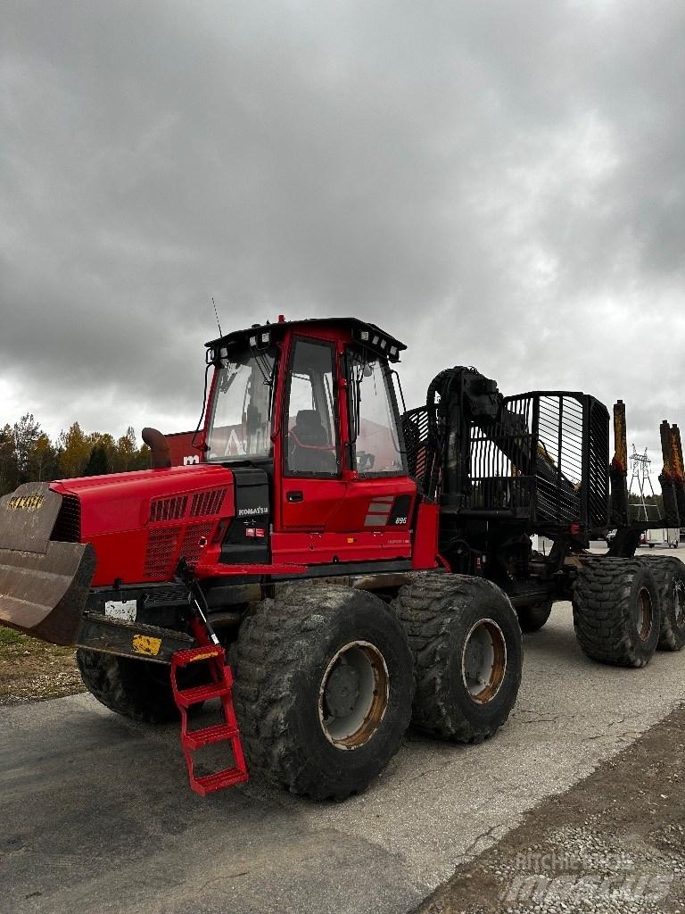 Komatsu 895 Forvarderi