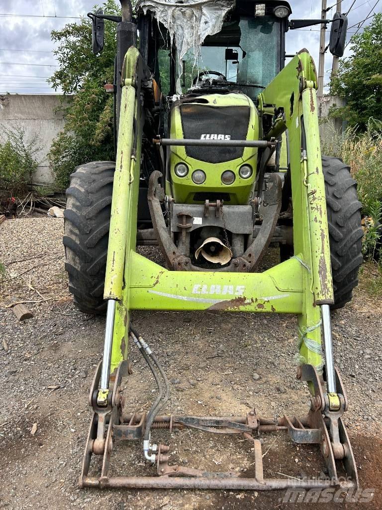 CLAAS Arion 420 Traktori