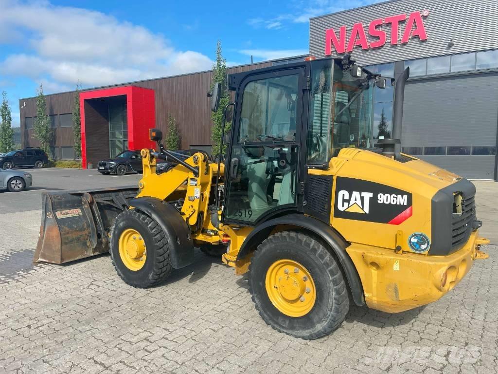 CAT 906M Utovarivači na točkove