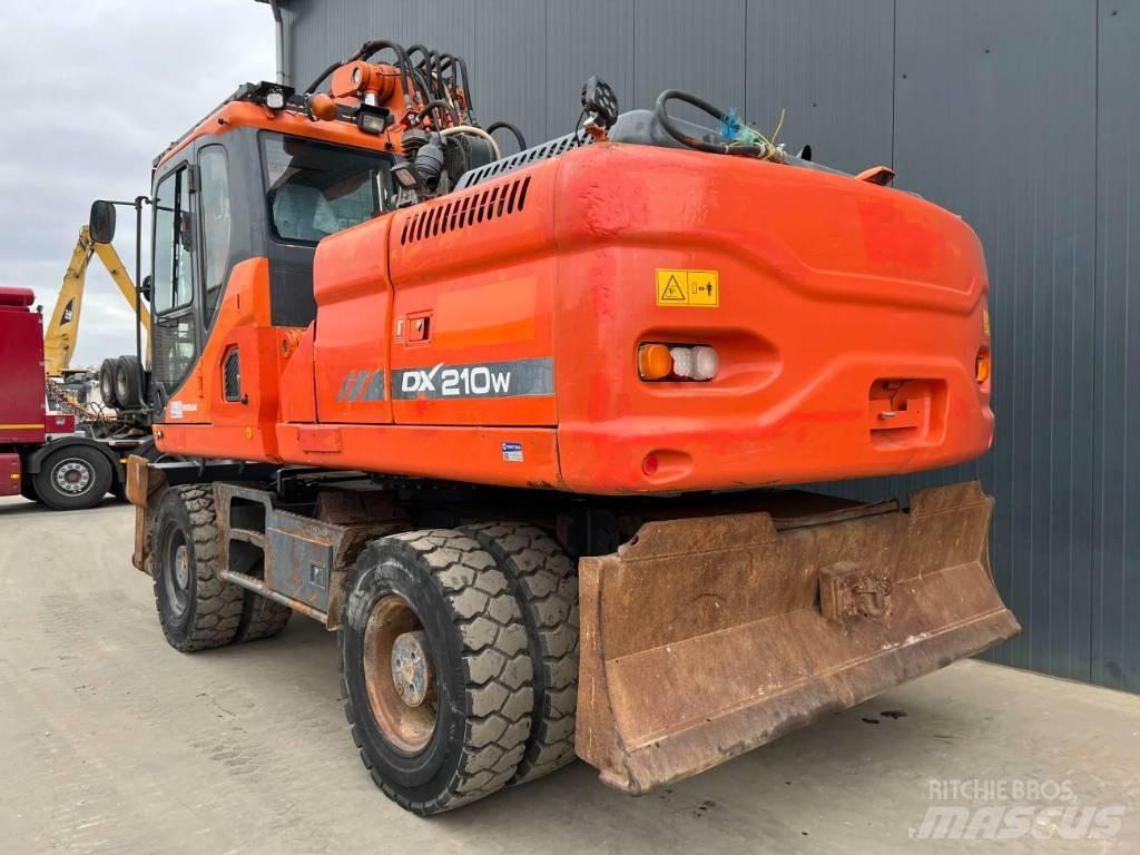 Doosan DX210W Bageri točkaši