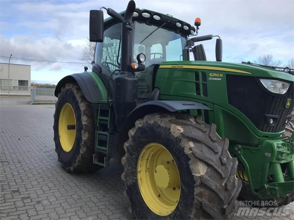 John Deere 6250R Traktori