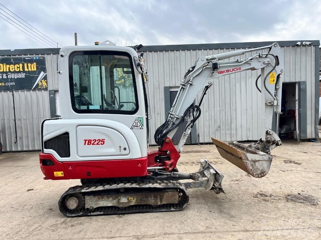 Takeuchi TB 225 Mini bageri < 7t