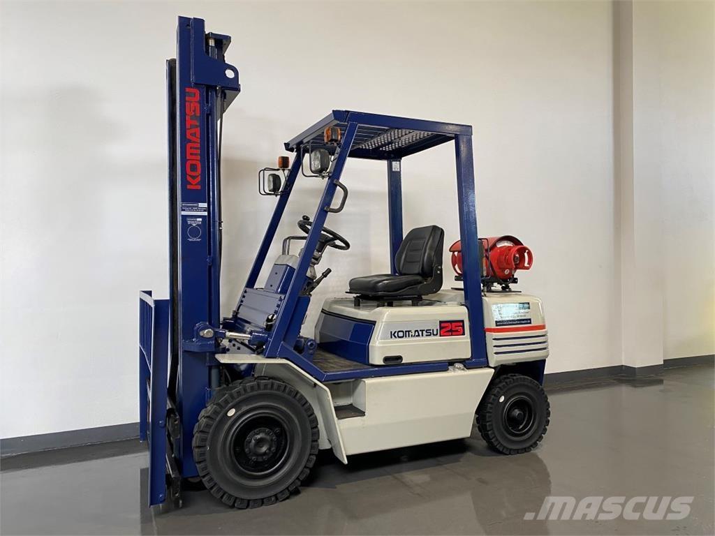 Komatsu FG25T-11E Plinski viljuškari