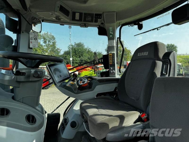 CLAAS AXION 810 Traktori