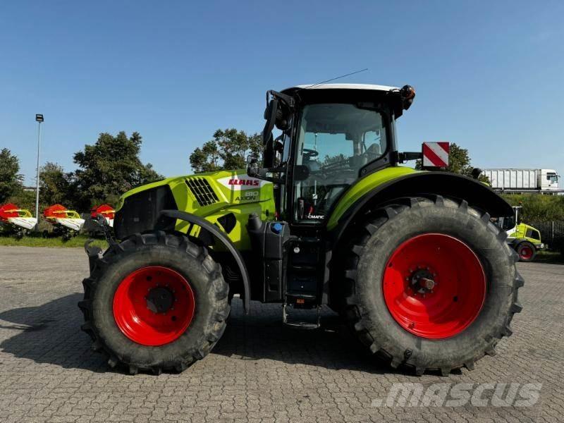 CLAAS AXION 810 Traktori