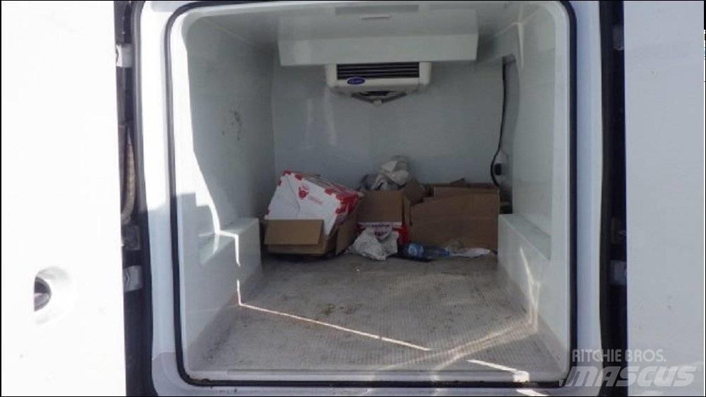 Nissan NV 300 Sanduk kombiji